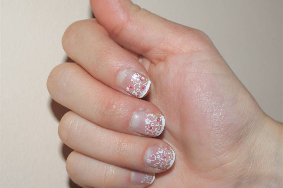 Manicura decorada novia