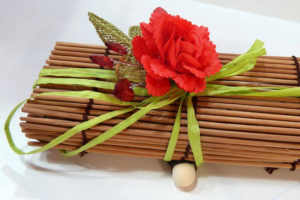 Cajita de bamboo con rosa