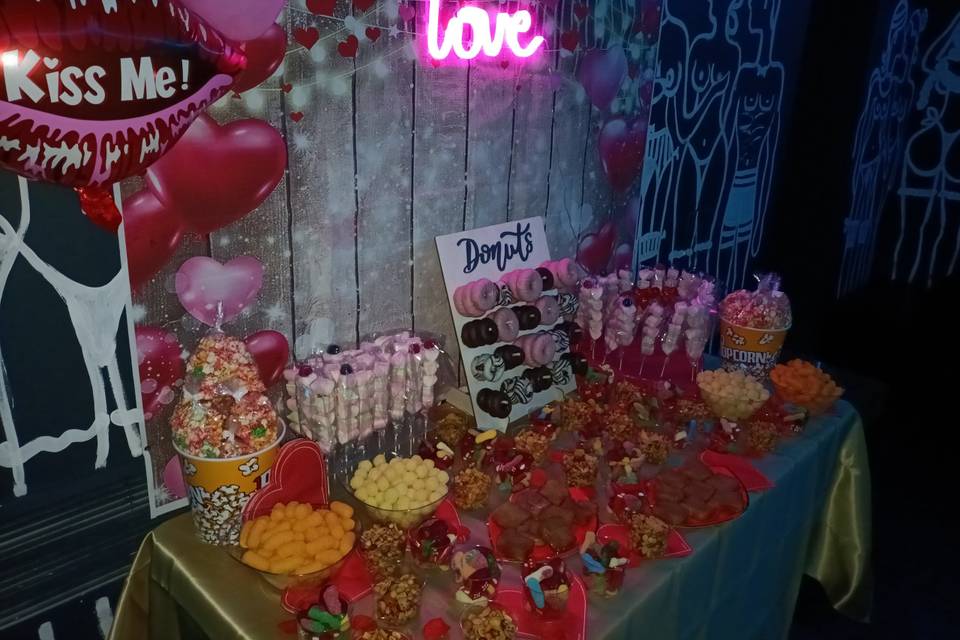 Mesa de dulces con amor