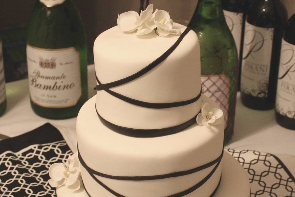 Tarta de bodas con cintas