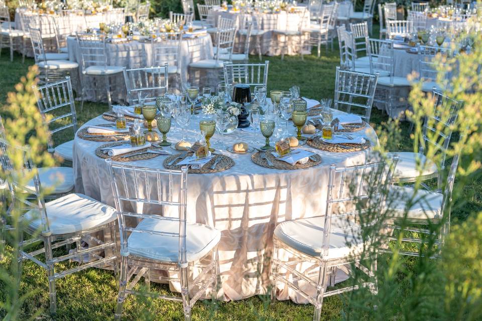 Mesa banquete flores blancas