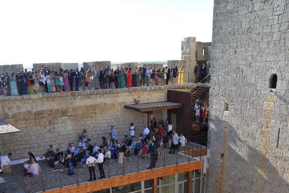 Disposición de las mesas en el Patio Armas