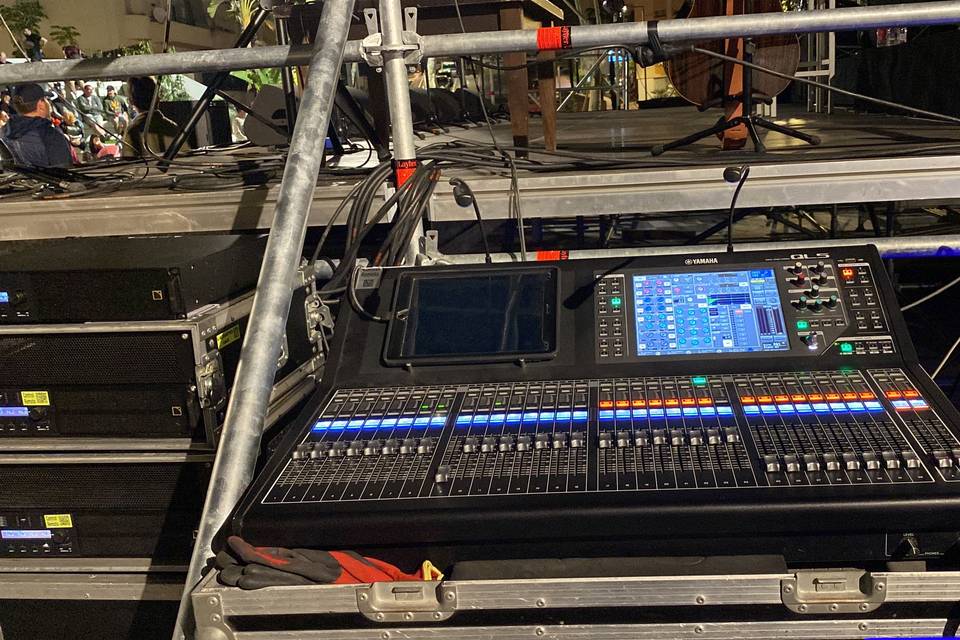 Mesa de sonido Yamaha QL5