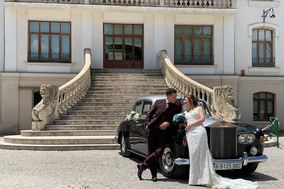 Bentley S1 en la catedral