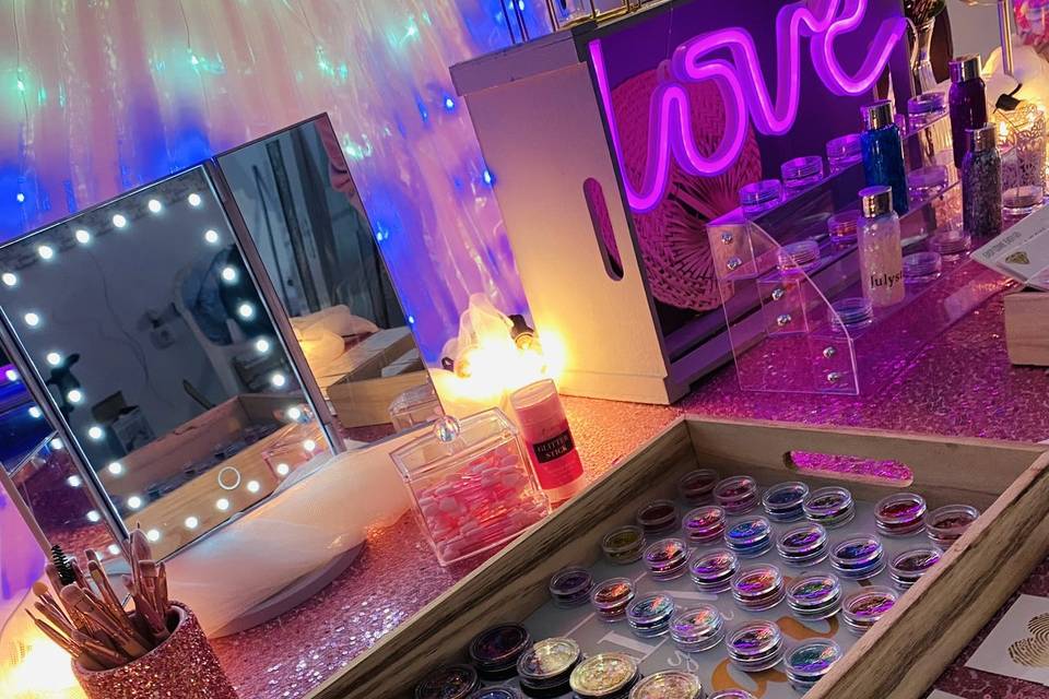 Glitter bar