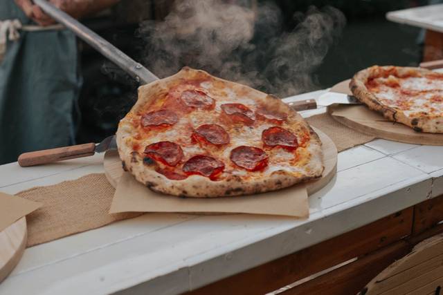 Pizza salami picante