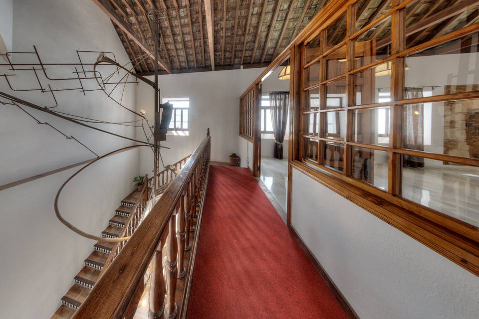 Escalera acceso a sala vejer