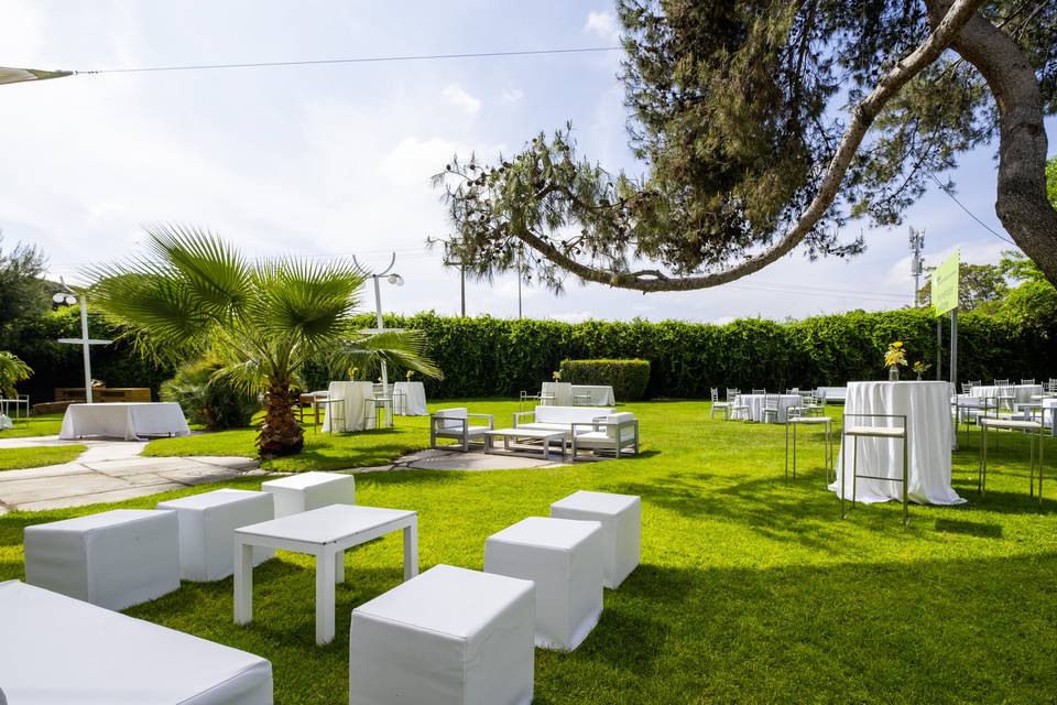 SOFA_BLANCO_MODERNO_JARDIN