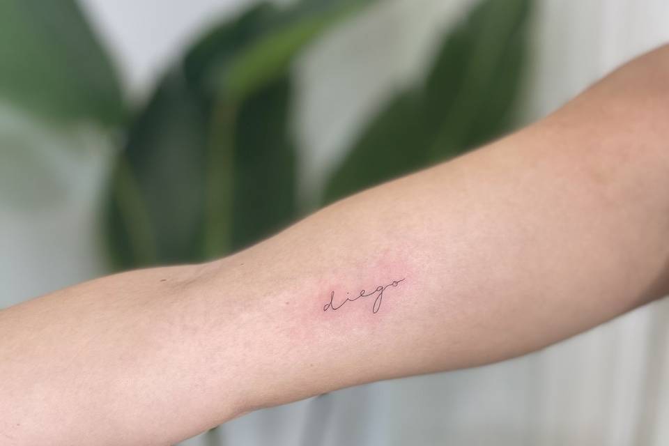 Tatuajes finos y delicados