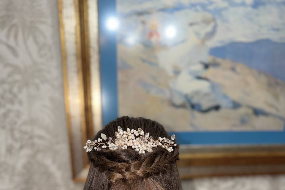 Semirecogido dama de honor