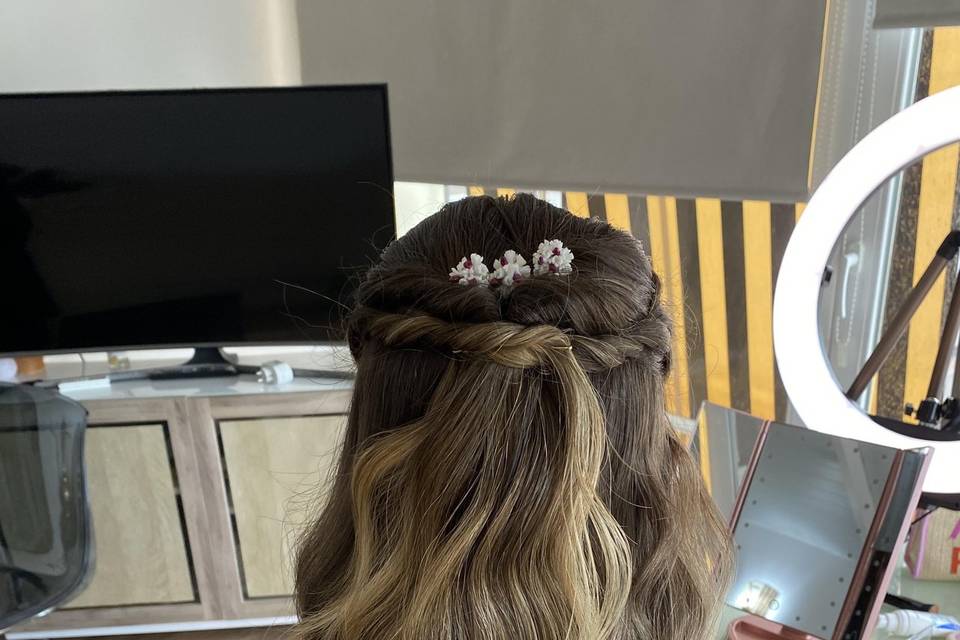 Semi recogido con ondas