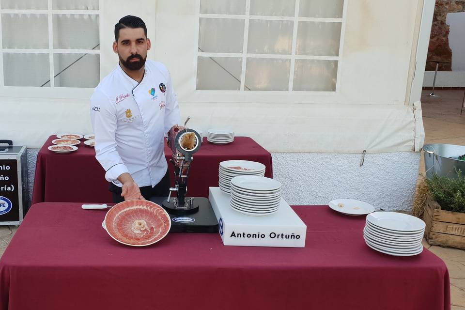 Grupo Cortadores de Jamón Antonio Ortuño