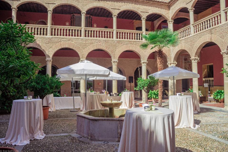 AC Palacio de Santa Paula, Restaurante El Claustro