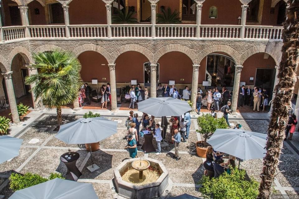 AC Palacio de Santa Paula, Restaurante El Claustro