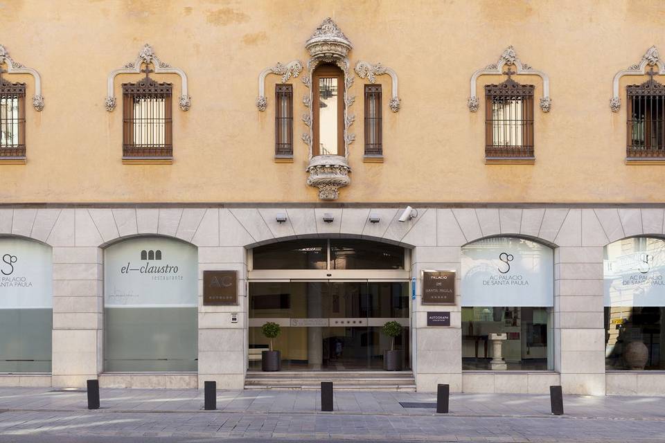 AC Palacio de Santa Paula, Restaurante El Claustro