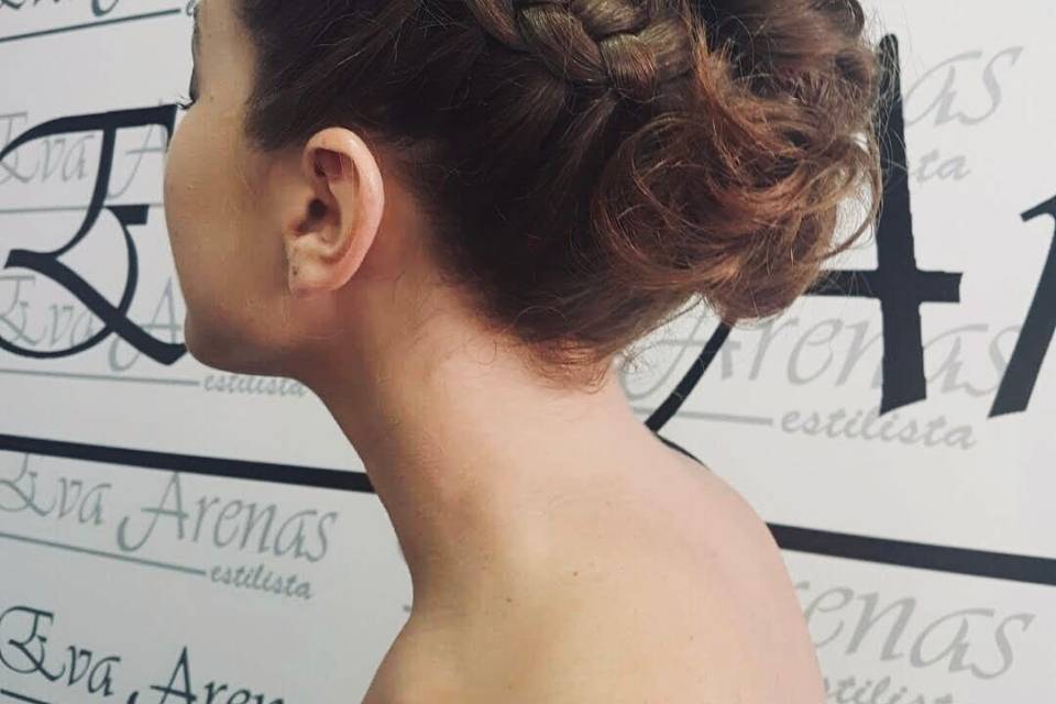 Recogido bajo con trenza