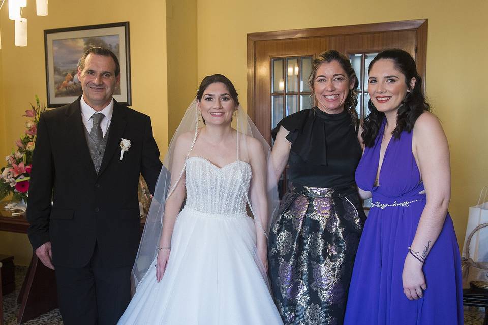 Novia, madre y hermana