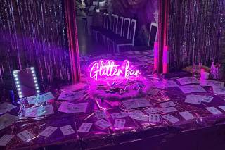 Glitter bar