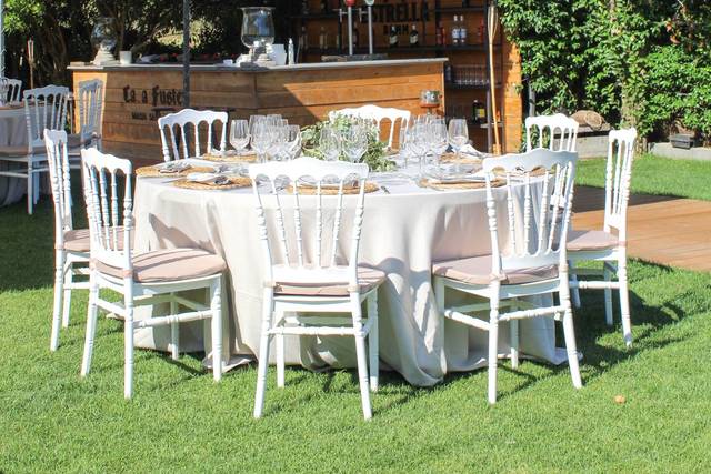 Mesa para boda en el jardín