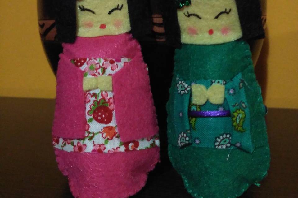 Brochecito muñeca kokeshi