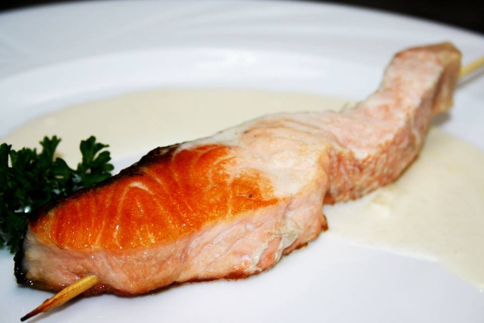 Salmón a la crema de queso