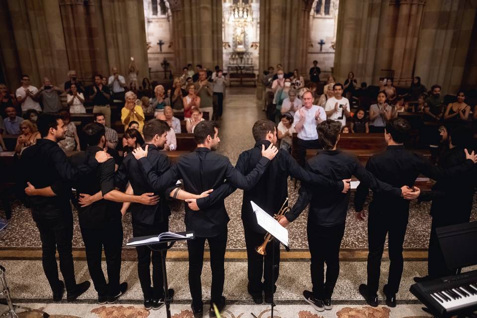 Música con cantante