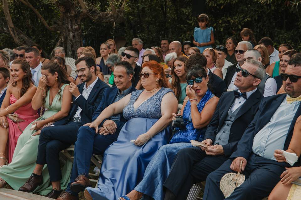 Emoción en los invitados