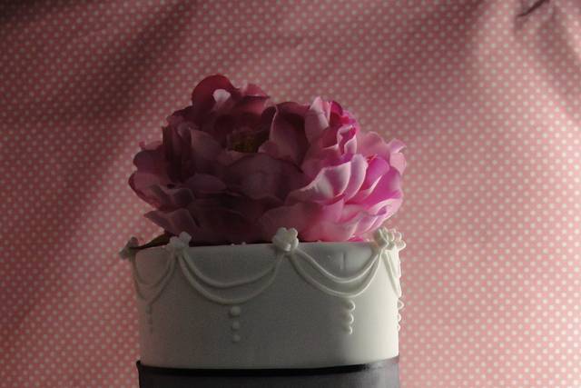 Tarta romántica, blanco y negro
