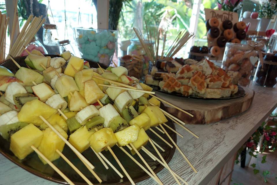 Brochetas de fruta