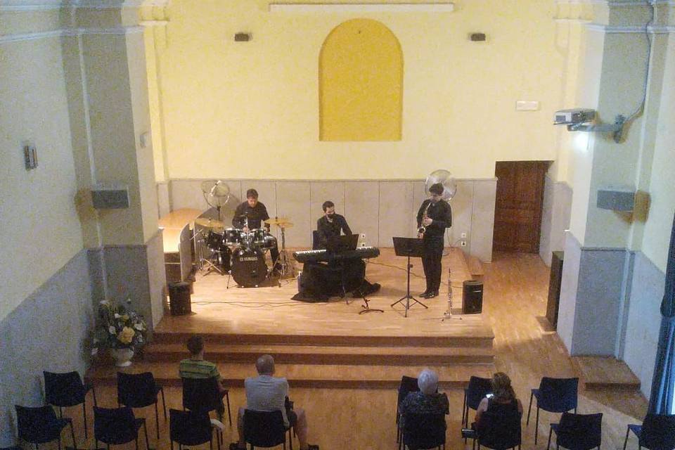 Trío Saxo Piano Percusión