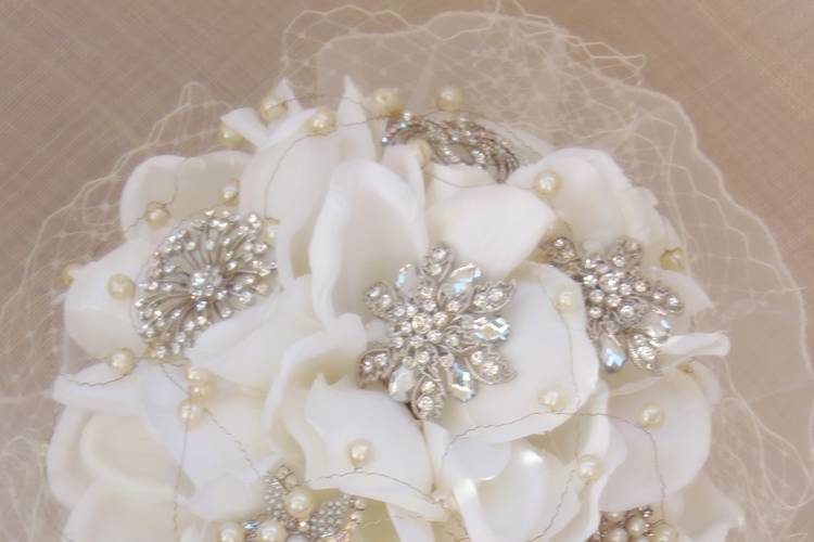 Ramo de novia vintage broches