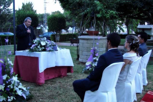 Por el amor conseguido - Maestro de ceremonia