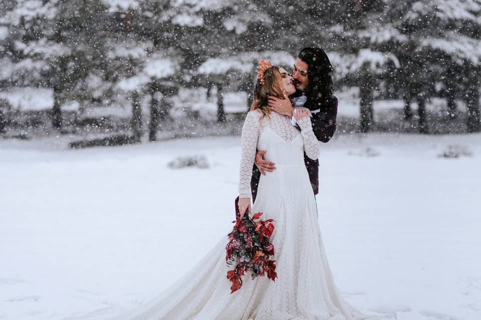 Postboda en la nieve