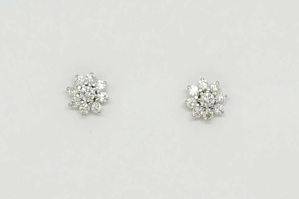 Pendientes de flor de diamantes