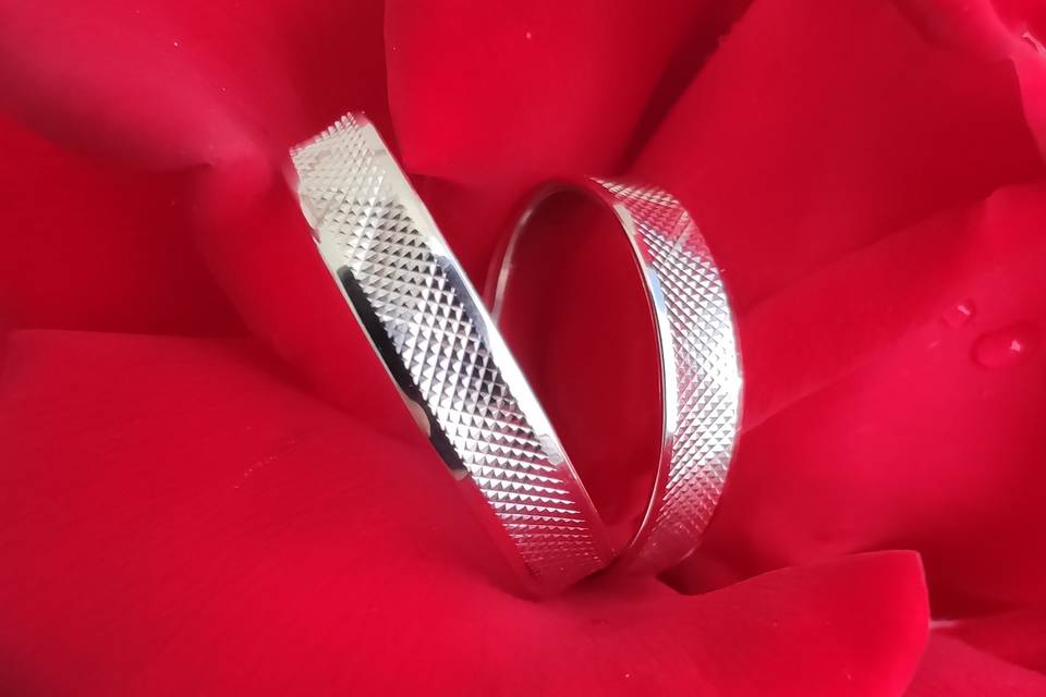 Alianzas en oro blanco