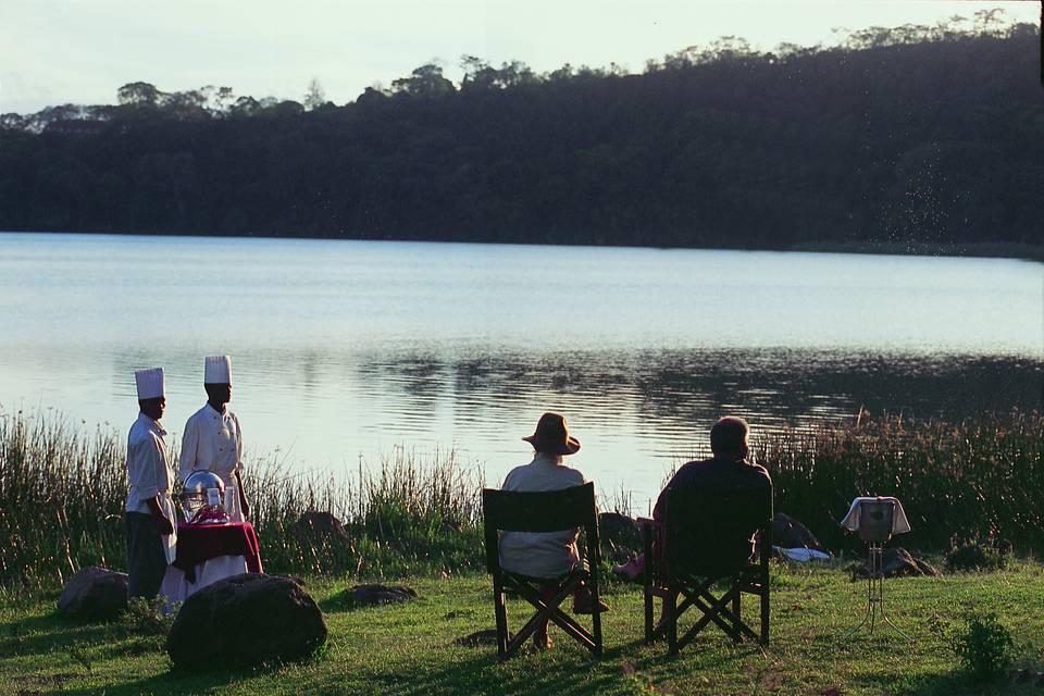 Breakfast by the lake