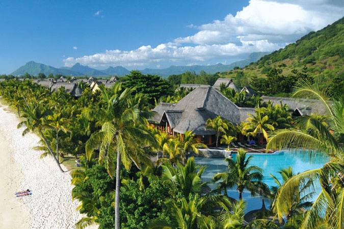 Moorea intercontinental bungalow dolphins