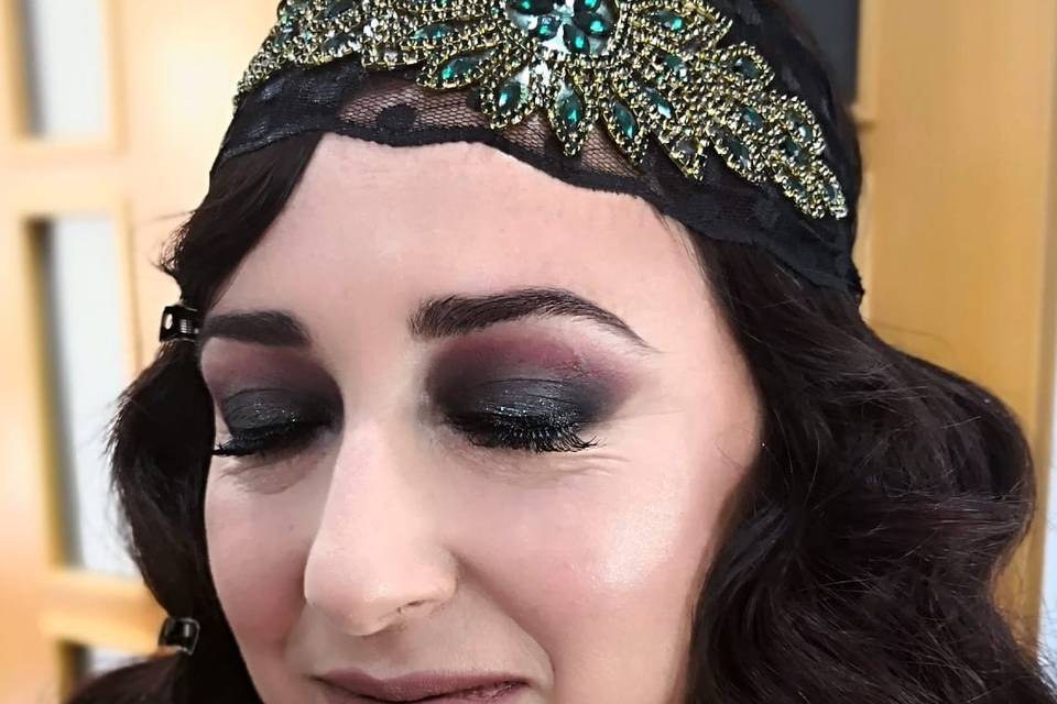 Diadema y maquillaje