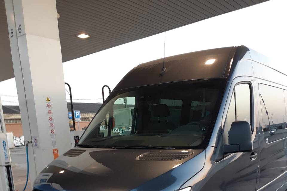 Mercedes sprinter lux 16 pax