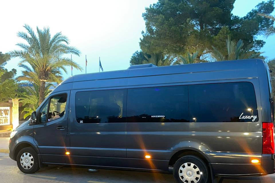 Mercedes sprinter lux 16 pax