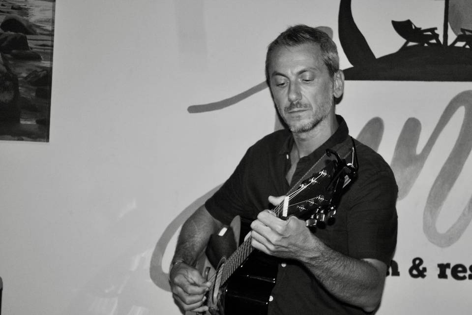 Giorgio - guitarra