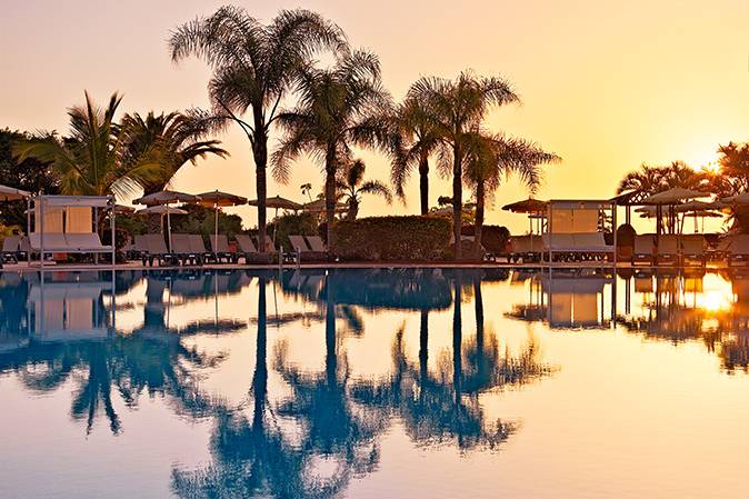 Piscina al atardecer