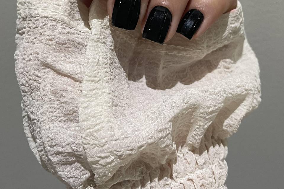 Manicura rusa + nail art black