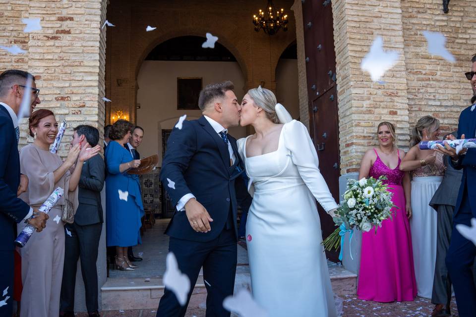 Beso de Marido y Mujer