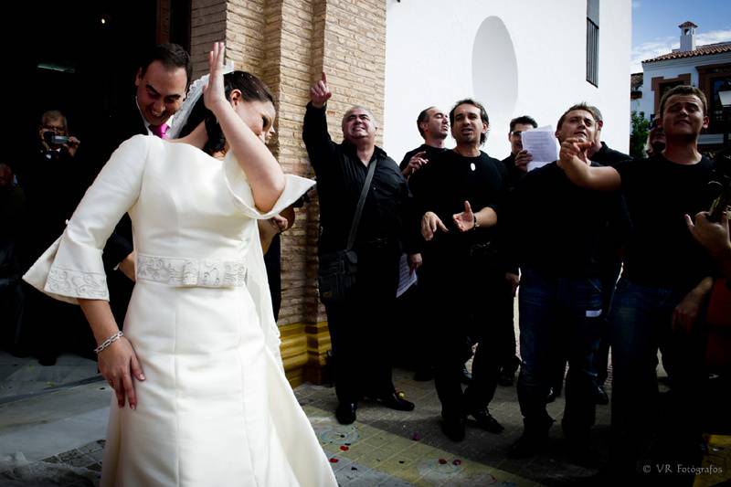 A la salida de la iglesia