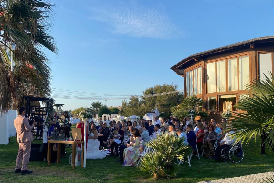 Montaje de ceremonia en Beach Club