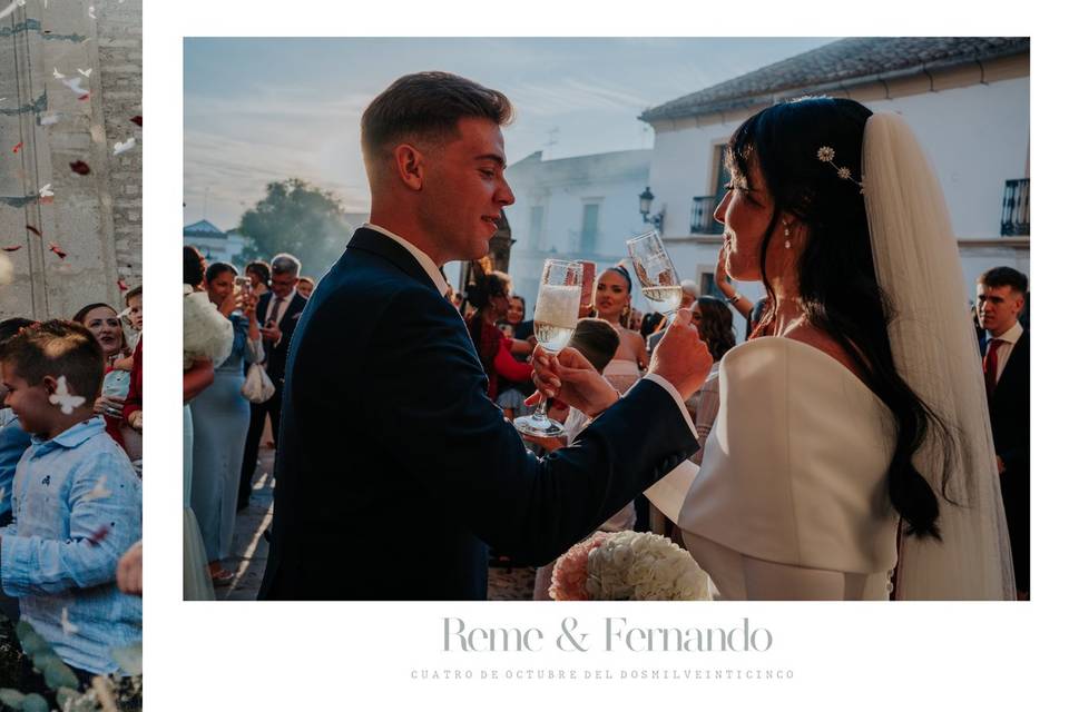Salida iglesia boda