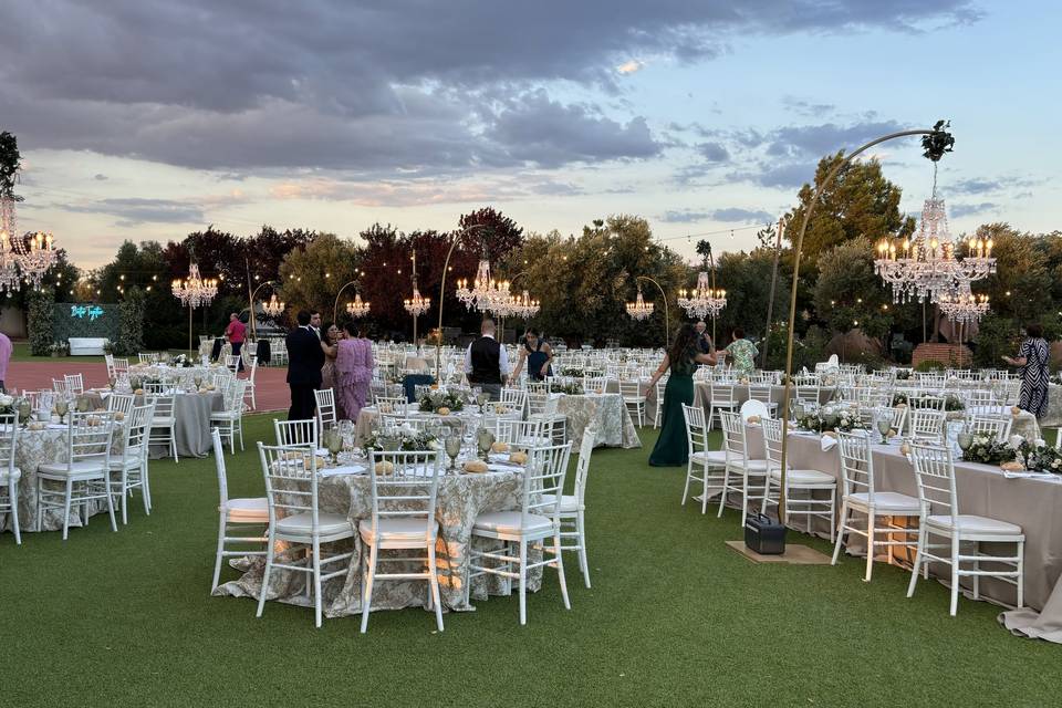 Banquete en el césped