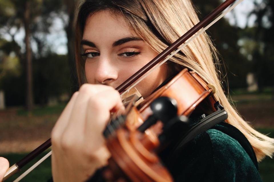 Sara Vega violín