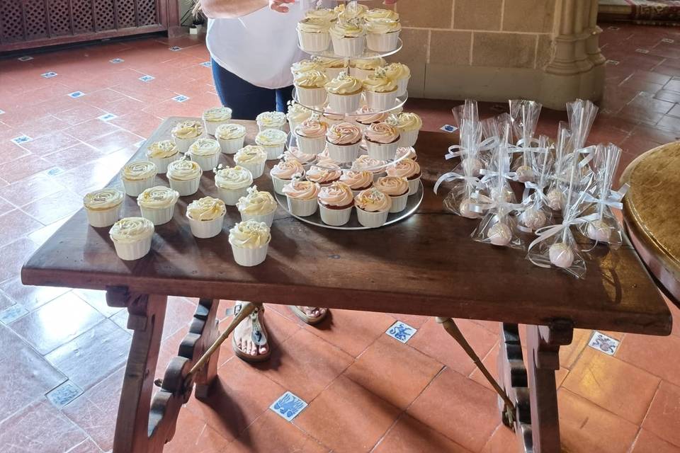 Detalle de tarta de boda de E&D